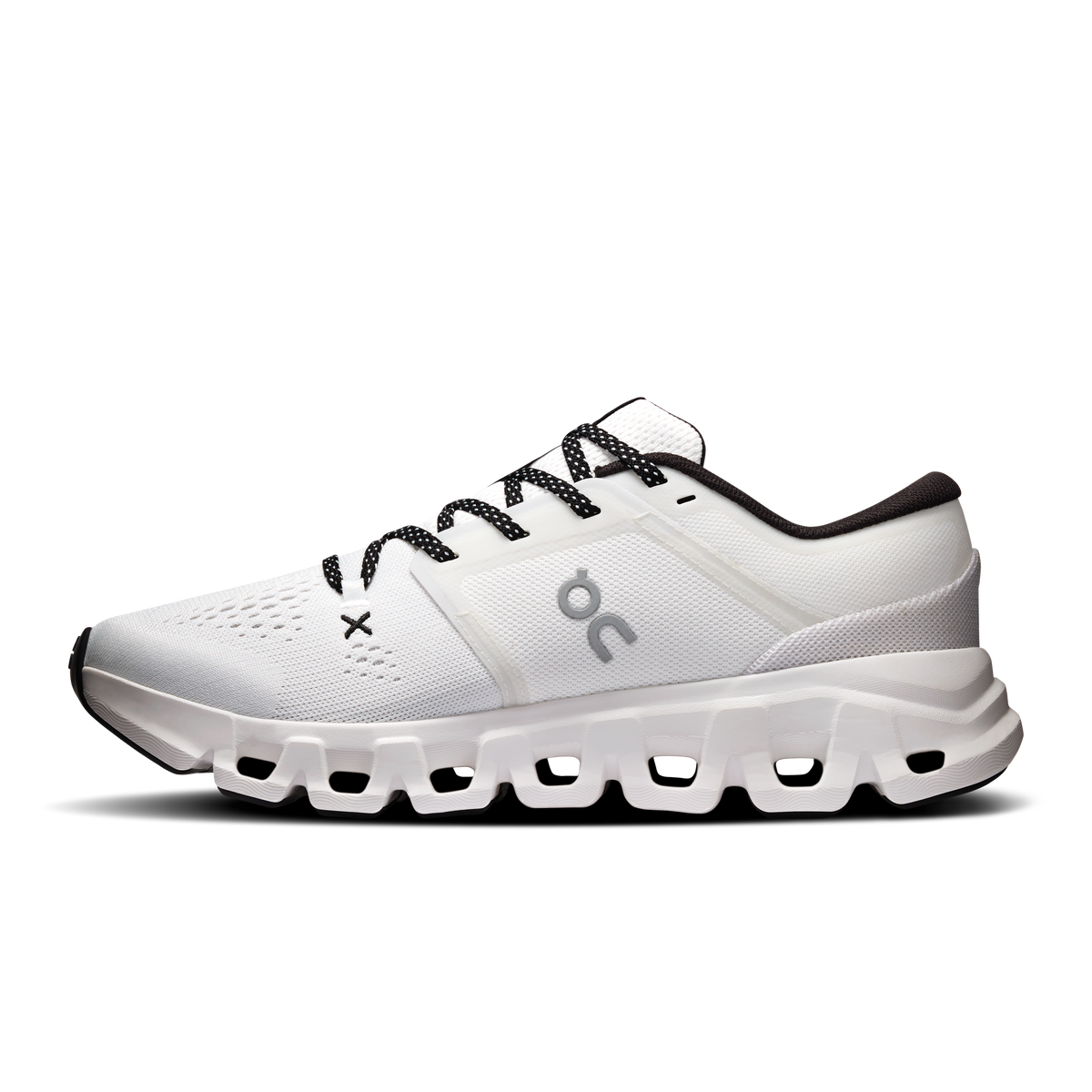 Cloud X 5 - Women's White and Black